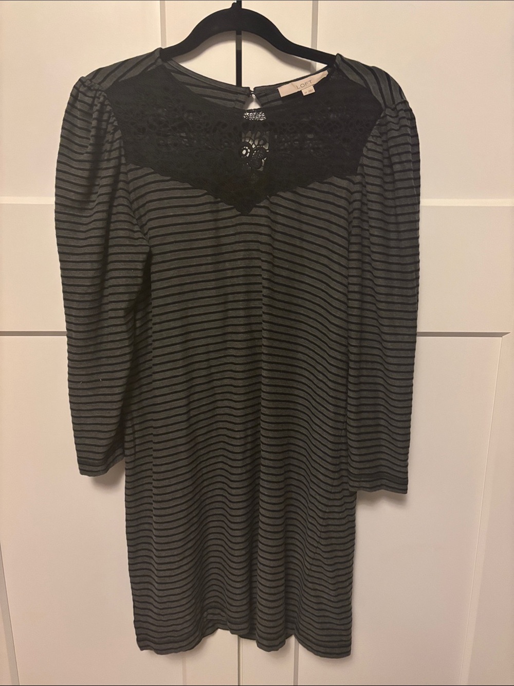 LOFT Long Sleeve Dress Women’s Size S Petite Black Gray Striped Lace